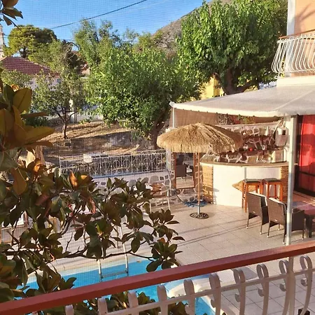 Guest house Oasis Complex