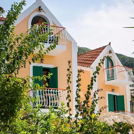 Oasis Complex Affittacamere 3*