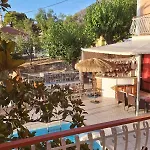 Guest house Oasis Complex