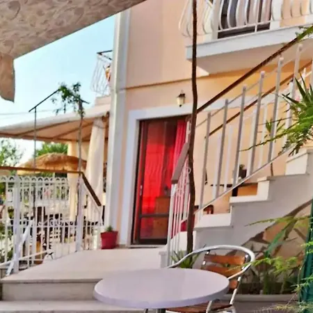 Oasis Complex Πανσιόν