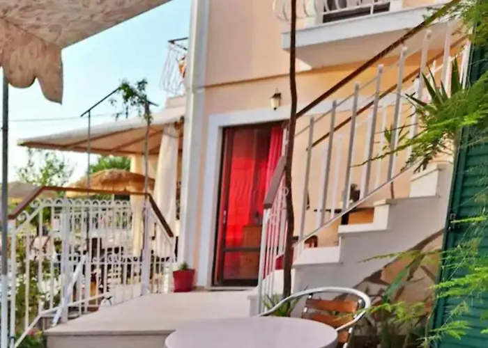 Oasis Complex Πανσιόν